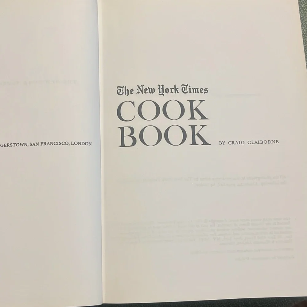 The New York Times Cook book By Craig Claiborne 1961 First Edition Hardback EUC